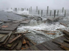 受风暴影响，美国新奥尔良港已全面关闭！休斯顿港处于警戒状态！
