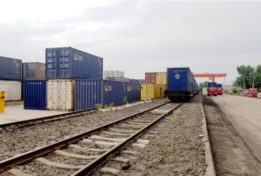 铁路集装箱下水运输新模式首单亮相