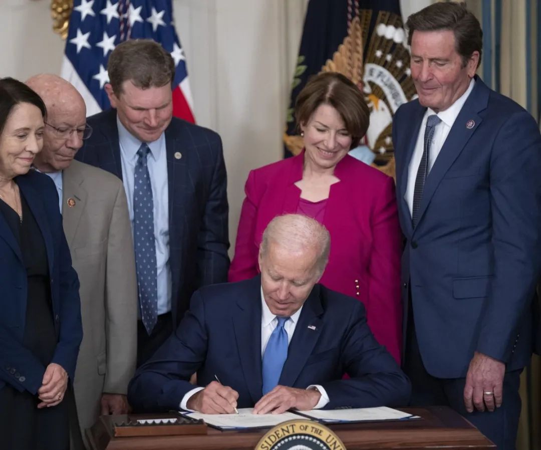 拜登签署！解读美国《海运改革法》，对集运业影响几何？