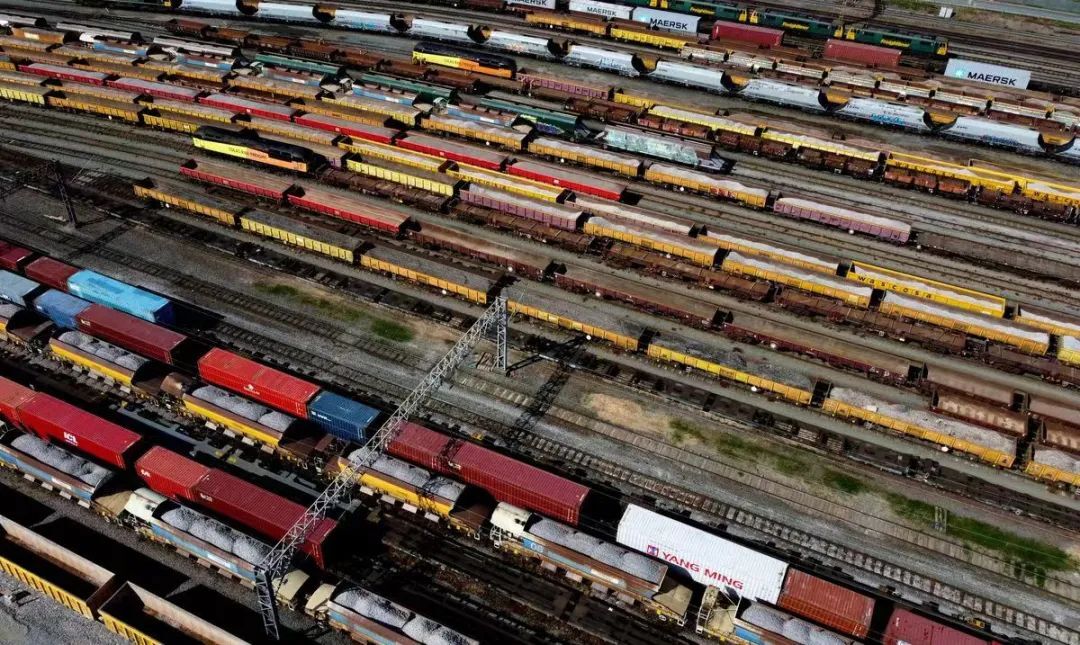 该国通胀升至40年来新高！数万名工人举行大罢工，交通运输严重中断